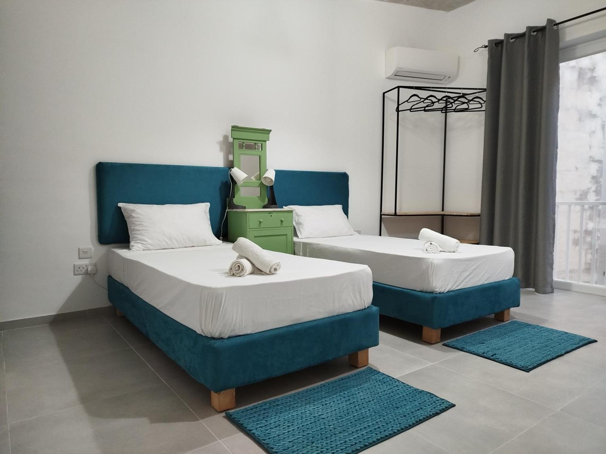 Limestone Sun Suites 슬리에마 객실 사진