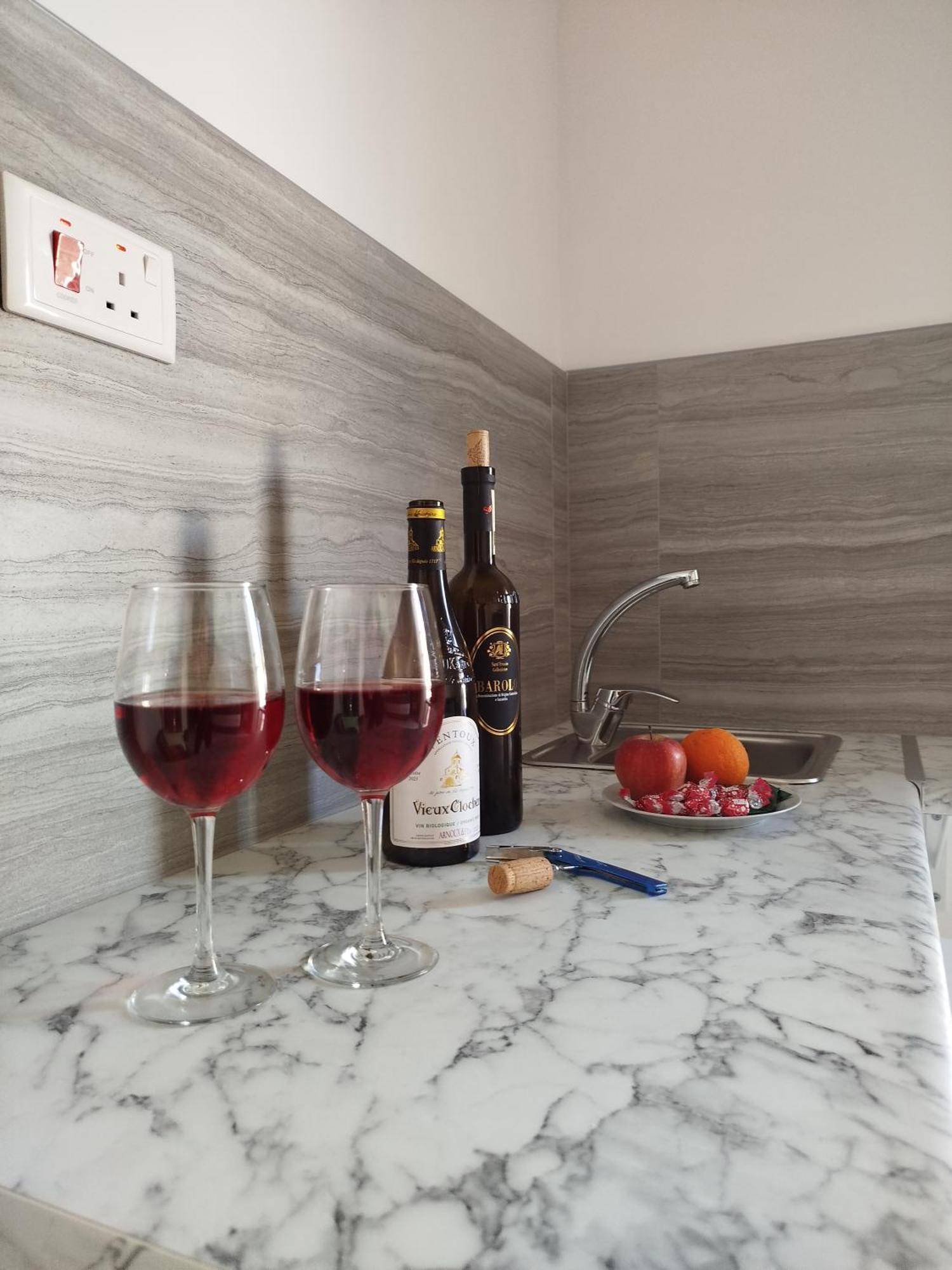 Limestone Sun Suites 슬리에마 외부 사진